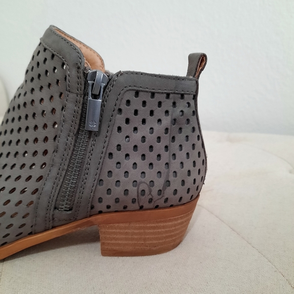 Lucky Brand | Basel Perforated Bootie | Size 6 - Picture 6 of 10
